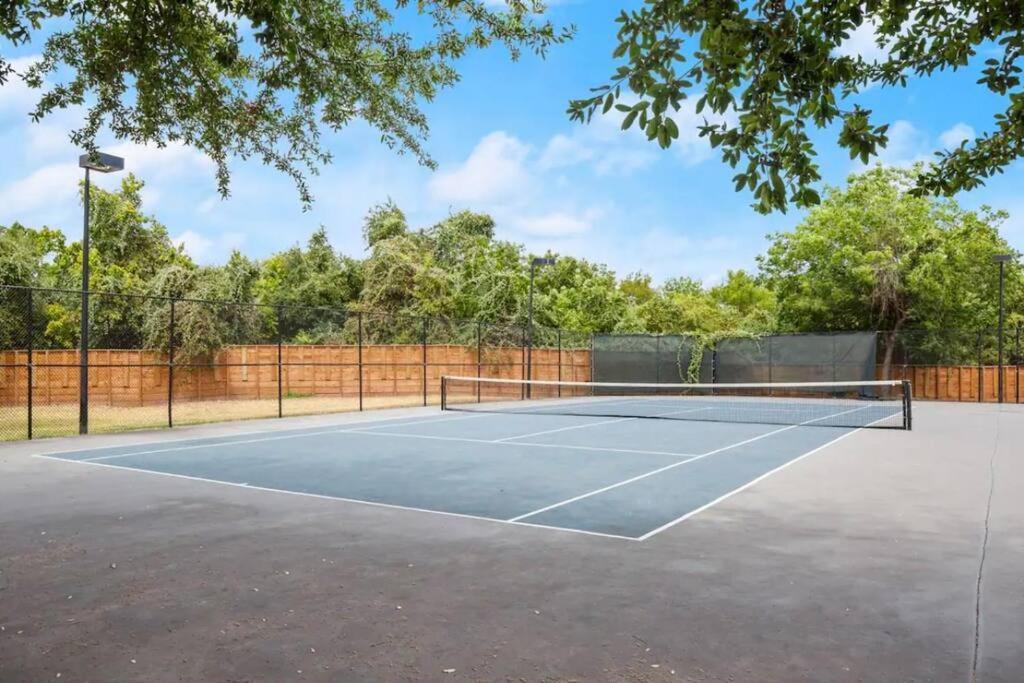 오스틴 6 Min To Dt~Pool~Free Parking~2King Bed & 2Bath 아파트 외부 사진