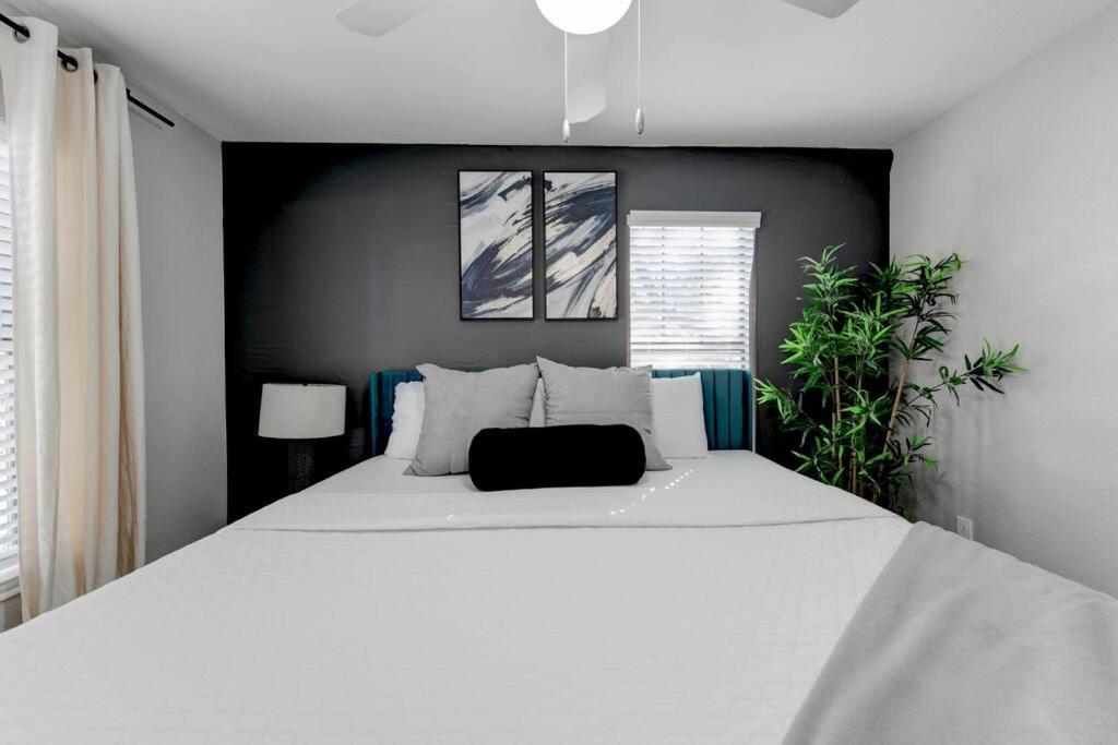 오스틴 6 Min To Dt~Pool~Free Parking~2King Bed & 2Bath 아파트 외부 사진