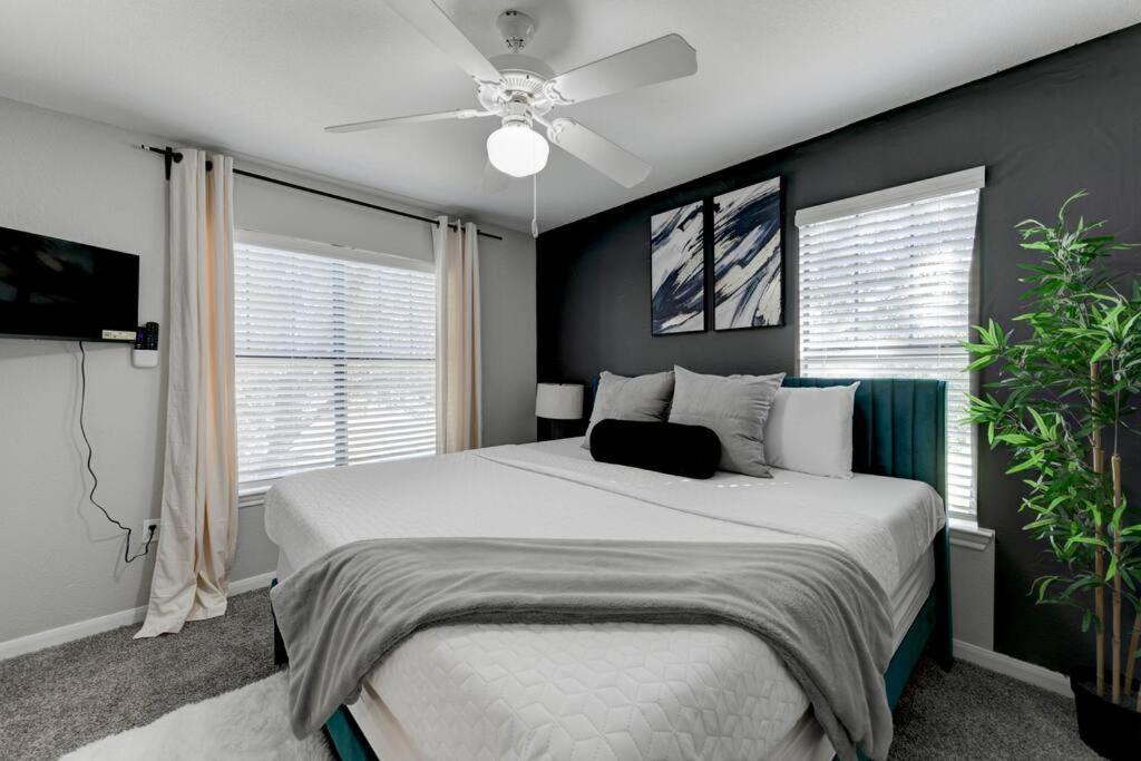 오스틴 6 Min To Dt~Pool~Free Parking~2King Bed & 2Bath 아파트 외부 사진
